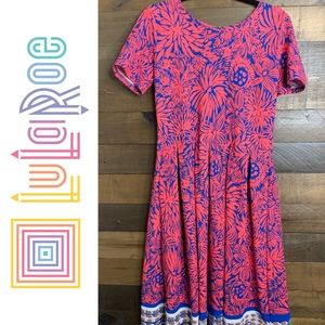 SOLD! 👗 LuLaRoe AMELIA L EUC DIPPED!